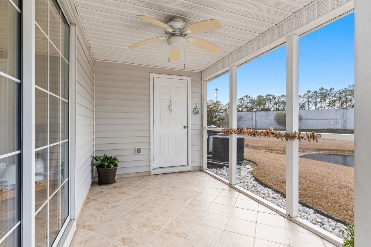 693 Wilshire Ln. Photo 35