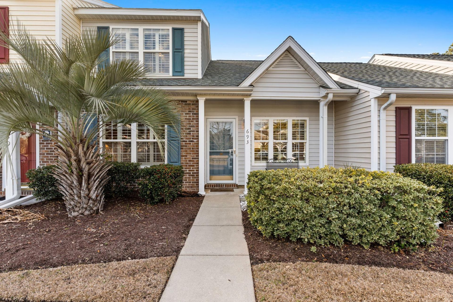 693 Wilshire Ln. Photo 6