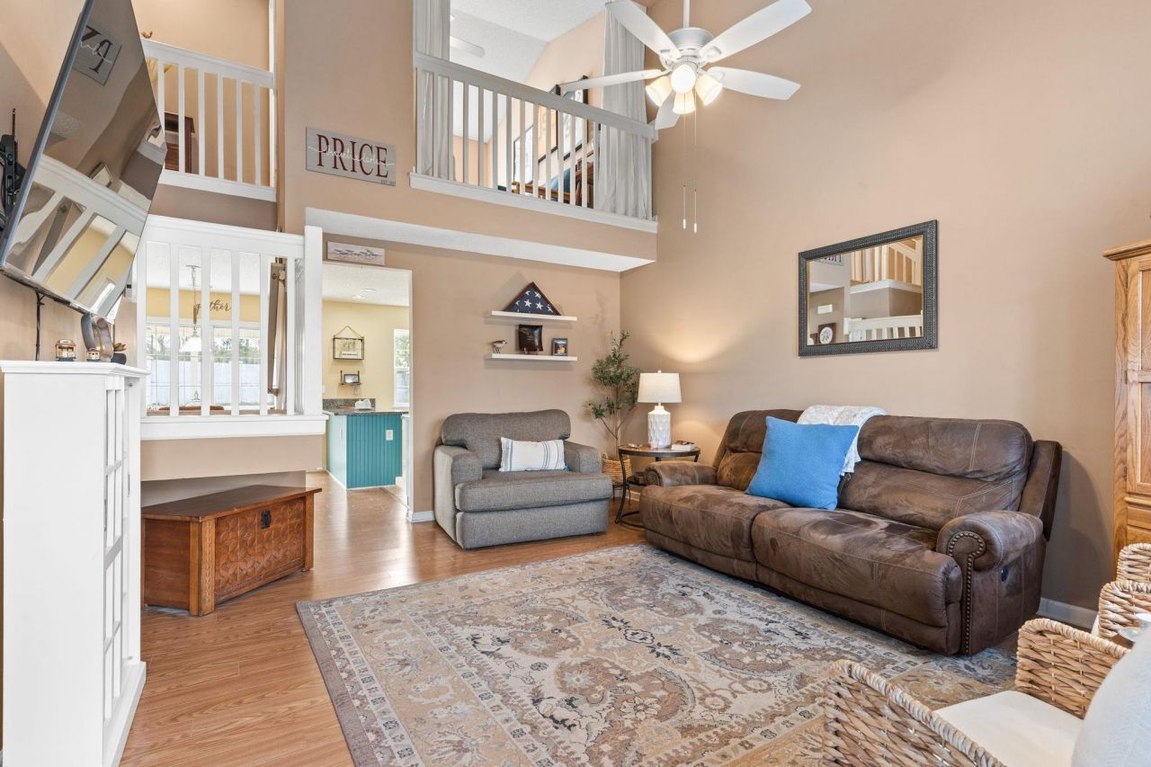 693 Wilshire Ln. Photo 8