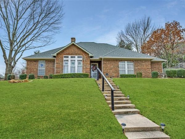 2120 Meadowview Court , Garland, TX 75043