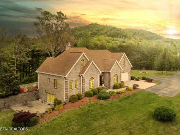 300 Lowe Rd, Huntsville, TN 37756