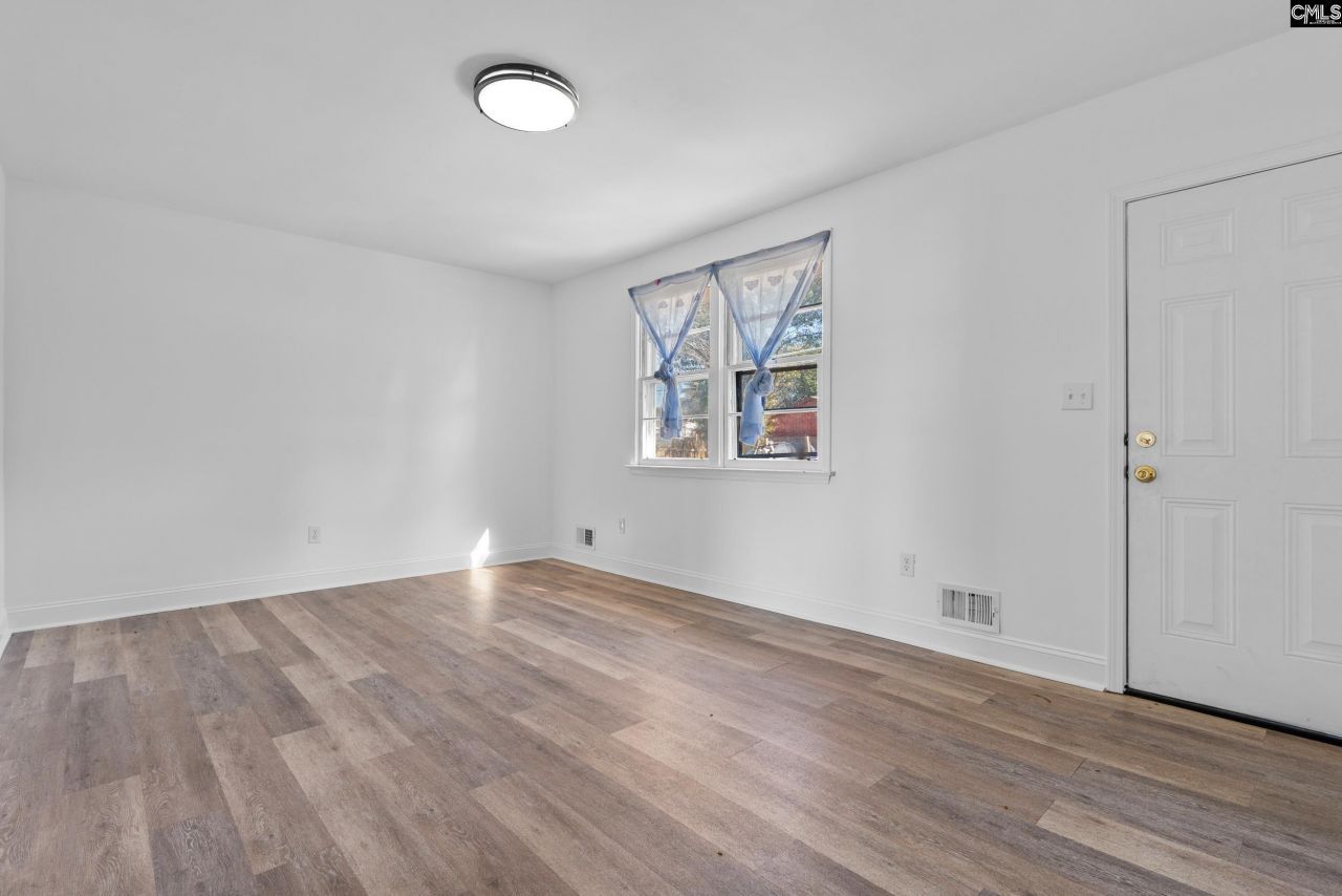 7030 Claudia Dr Photo 5