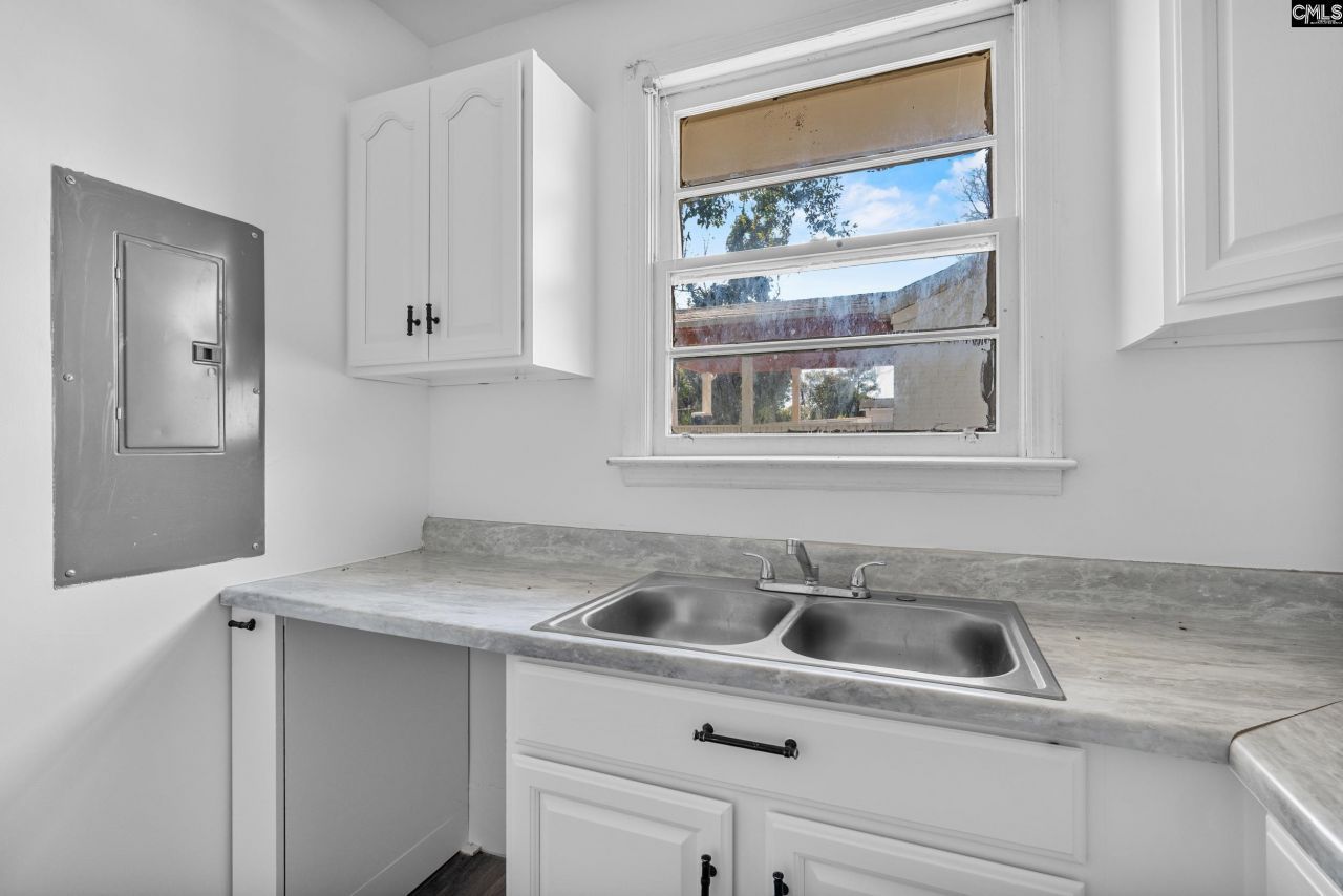 7030 Claudia Dr Photo 7