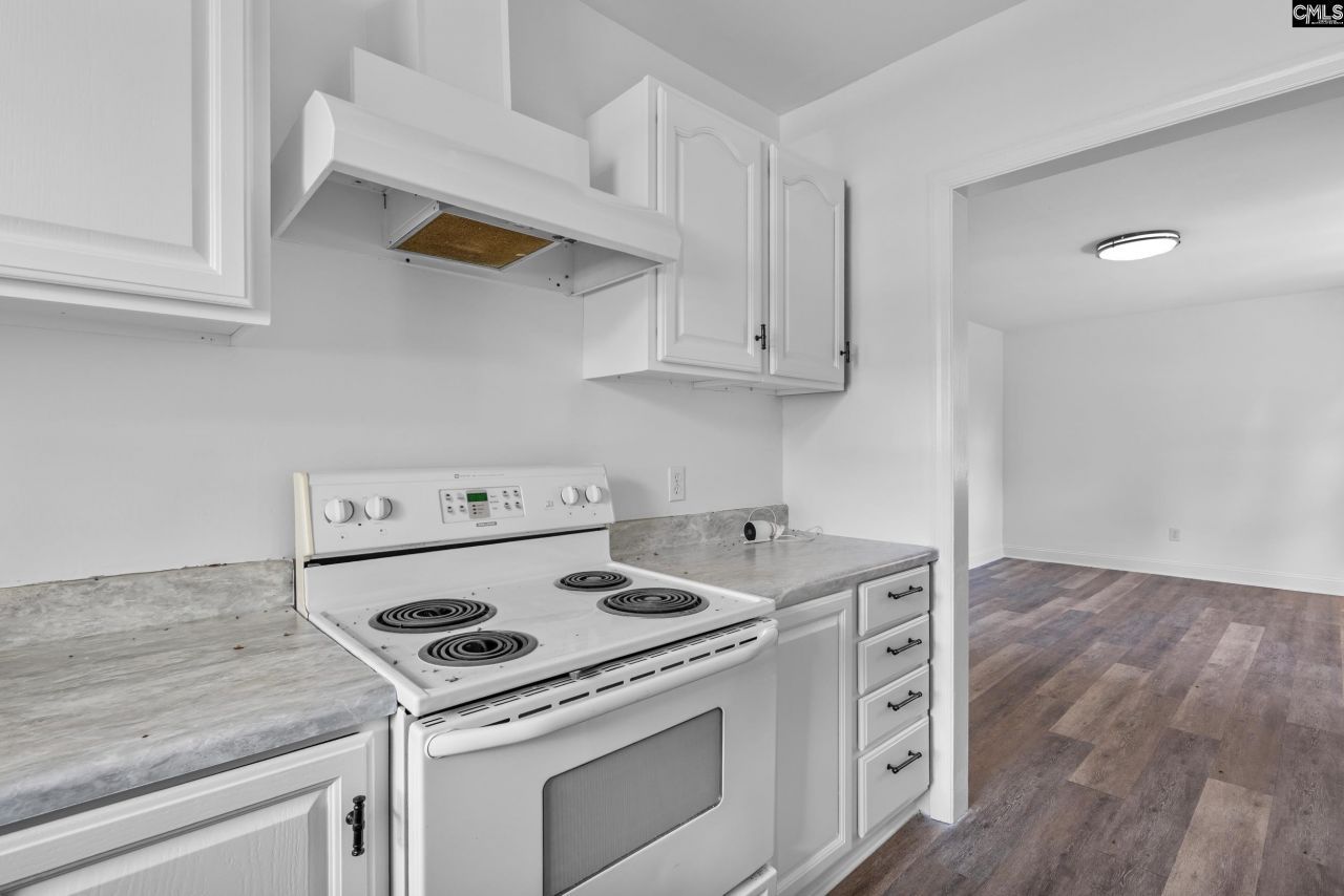 7030 Claudia Dr Photo 8