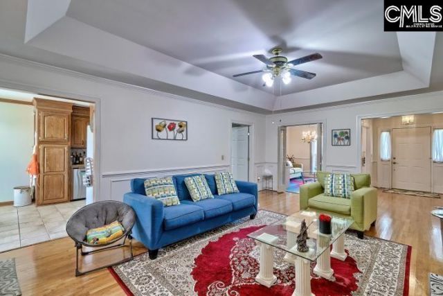 6 Newgate End  Photo 12