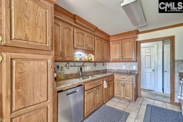 6 Newgate End  Photo 15