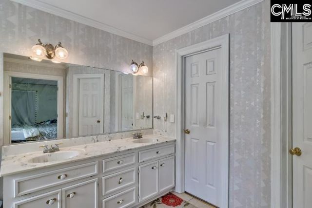 6 Newgate End  Photo 27