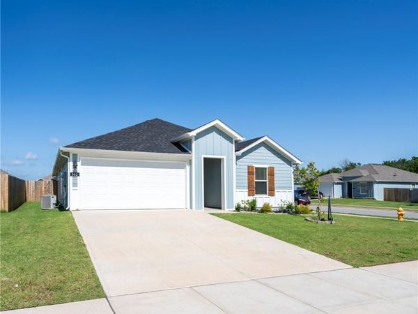 302 E Seville Street, Siloam Springs, AR 72761
