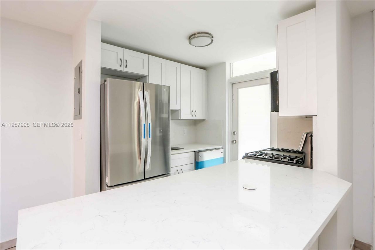 921 Jefferson Ave, Unit 3C, Miami Beach, FL 33139 Photo