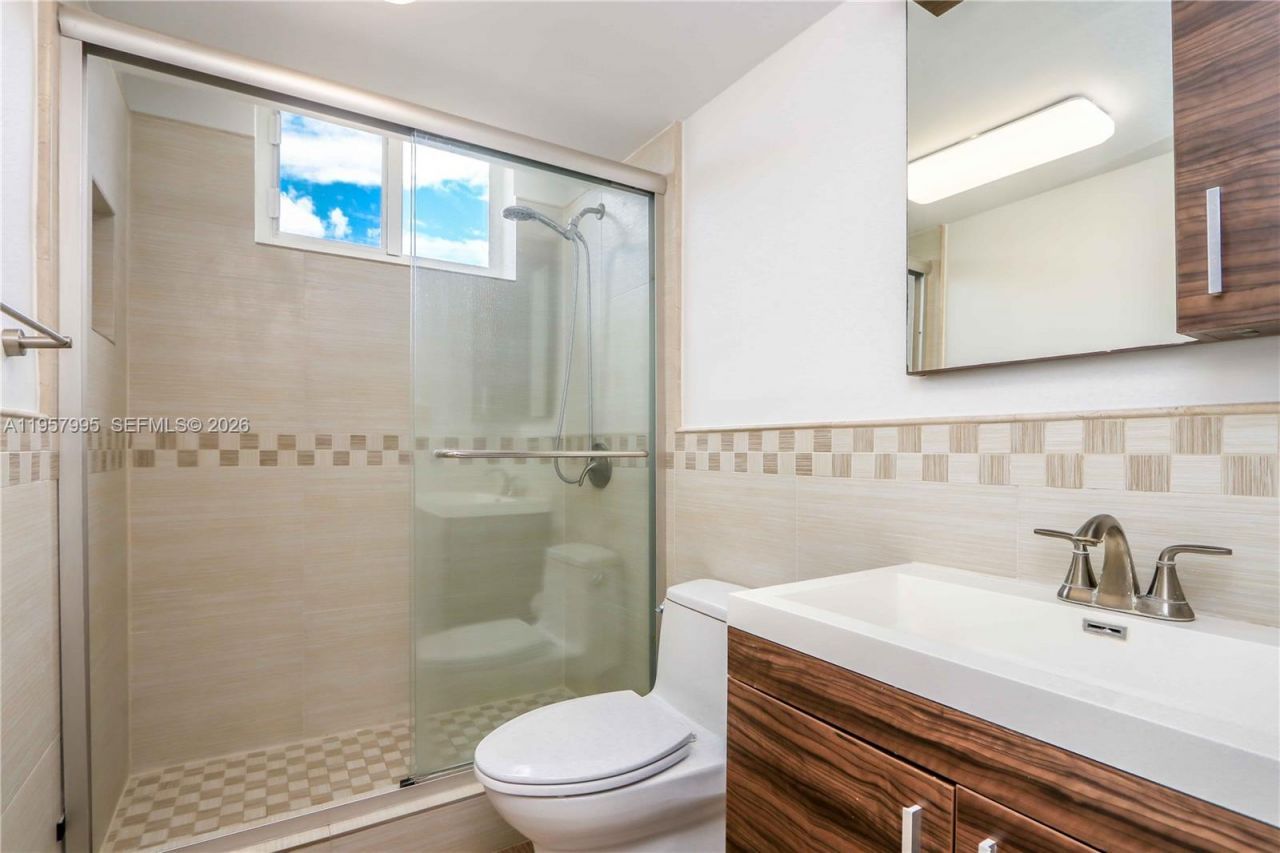 921 Jefferson Ave, Unit 3C, Miami Beach, FL 33139 Photo