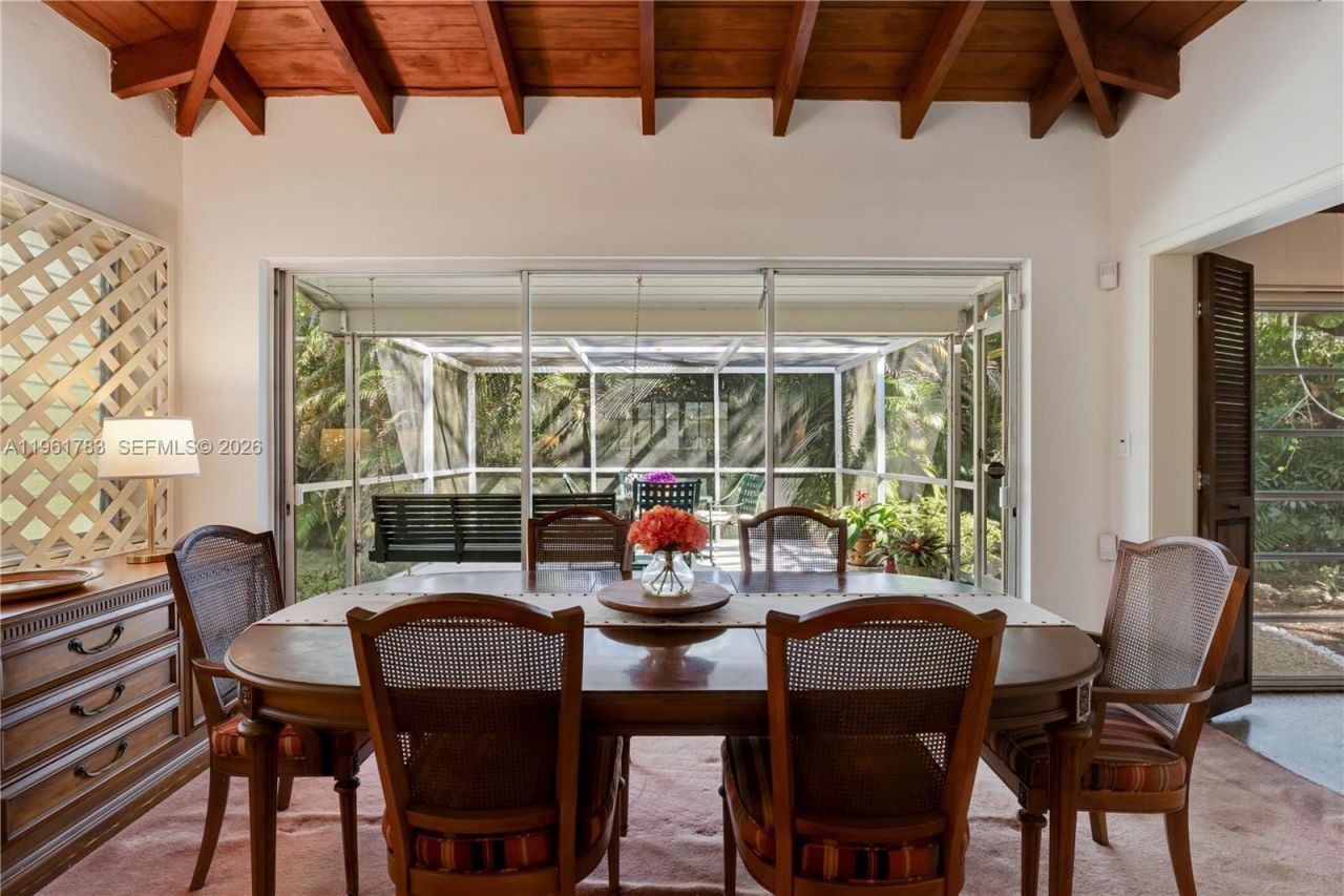 6901 Altamira St, Coral Gables, FL 33146 Photo