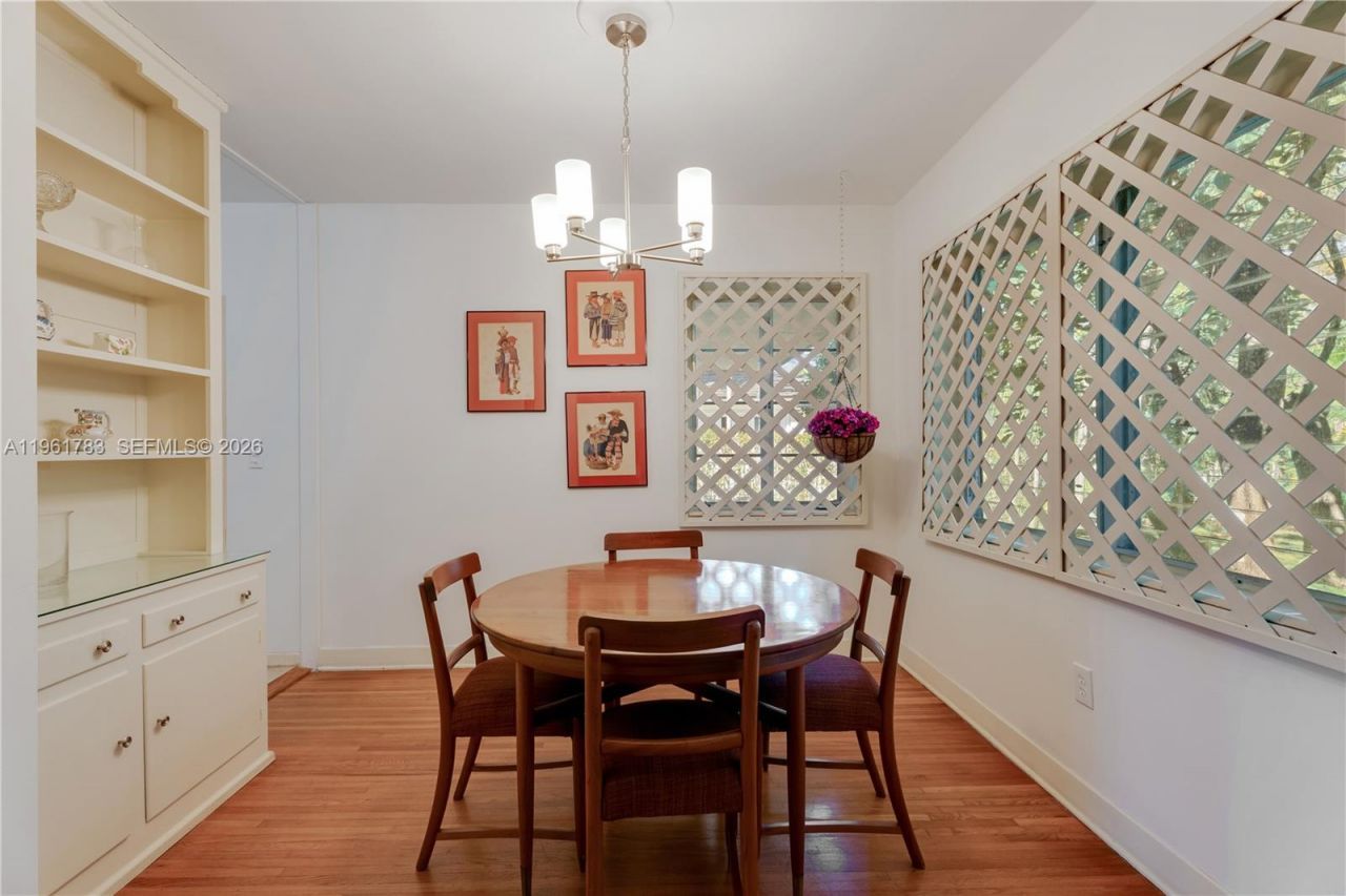 6901 Altamira St, Coral Gables, FL 33146 Photo