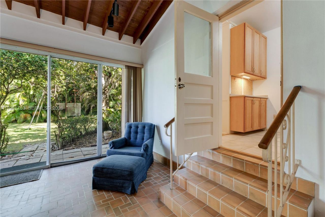 6901 Altamira St, Coral Gables, FL 33146 Photo