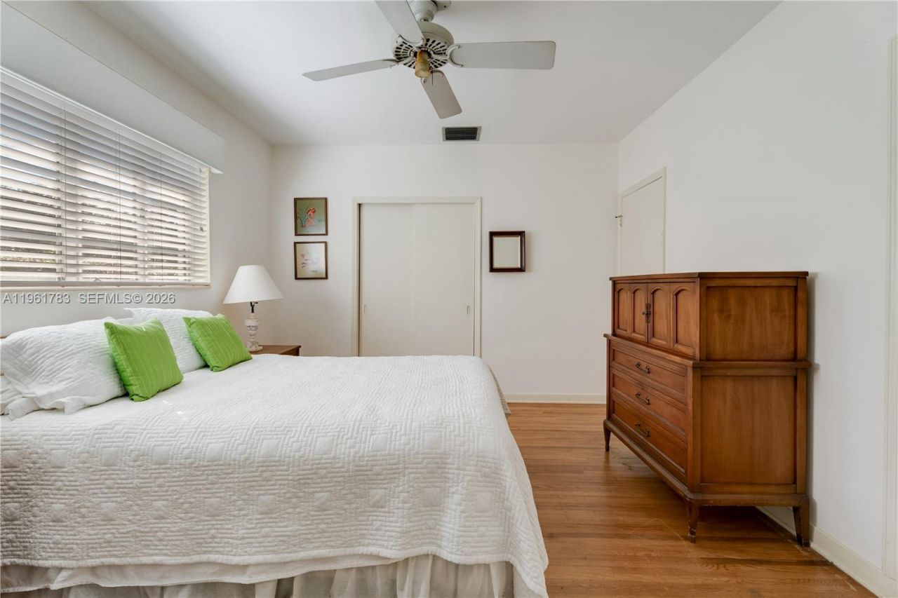 6901 Altamira St, Coral Gables, FL 33146 Photo