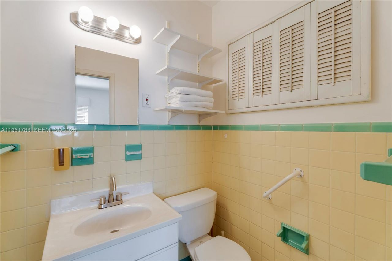 6901 Altamira St, Coral Gables, FL 33146 Photo