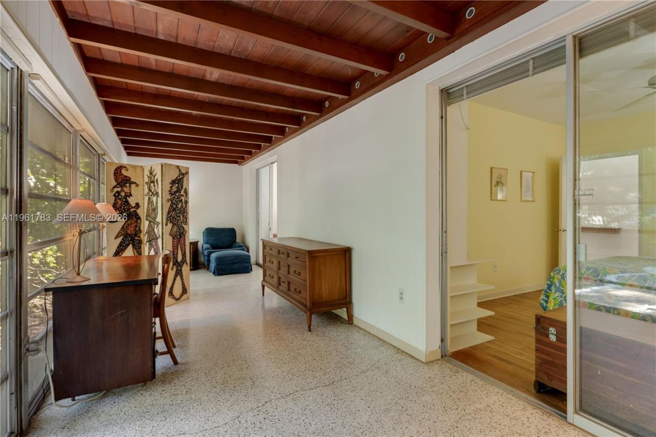 6901 Altamira St, Coral Gables, FL 33146 Photo