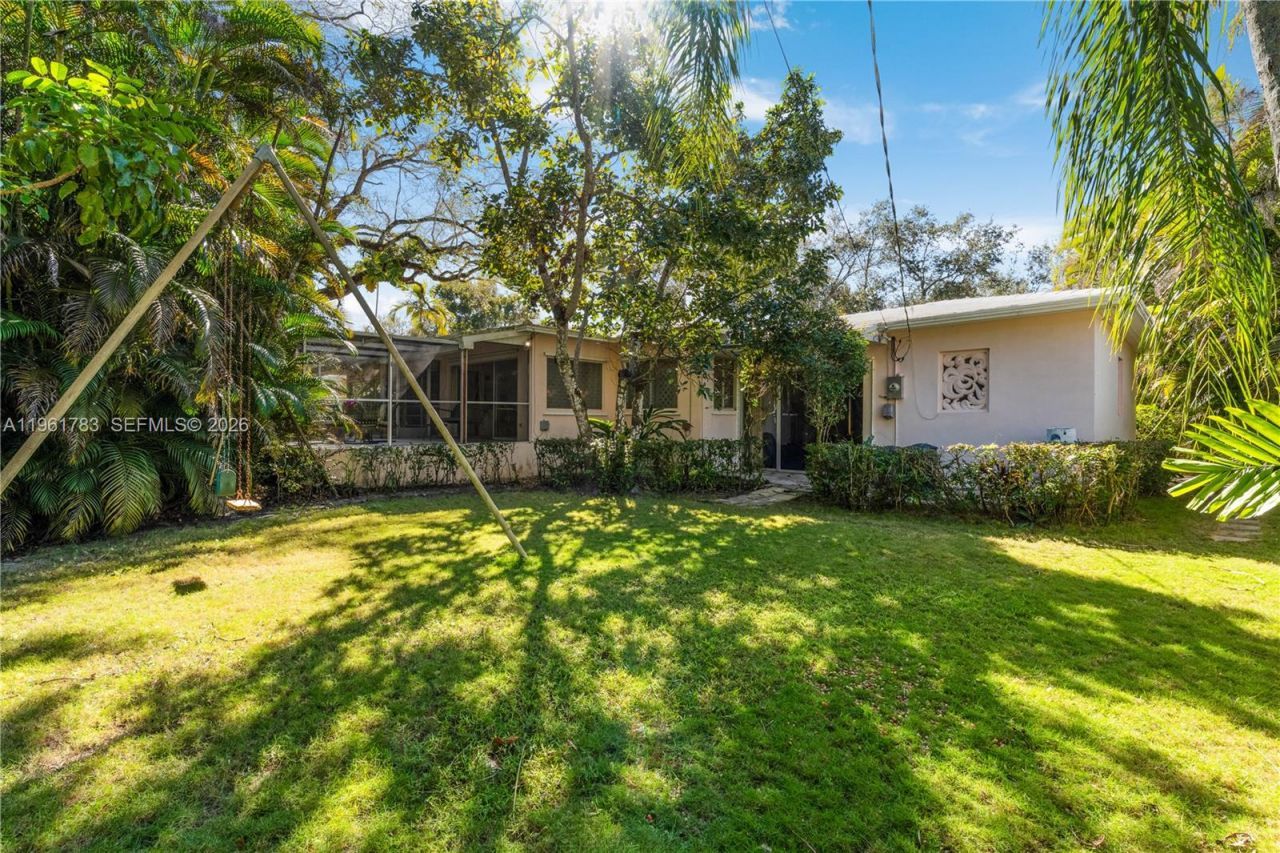 6901 Altamira St, Coral Gables, FL 33146 Photo