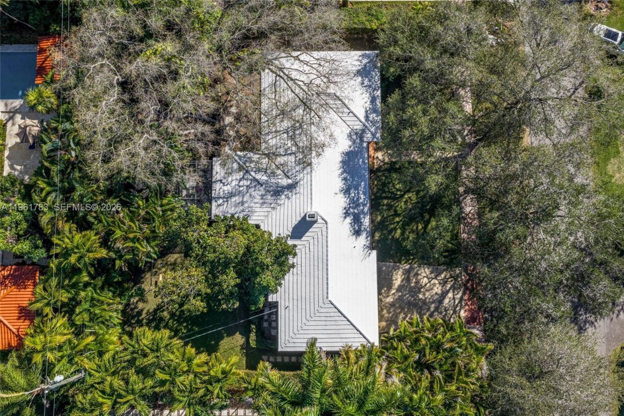 6901 Altamira St, Coral Gables, FL 33146 Photo