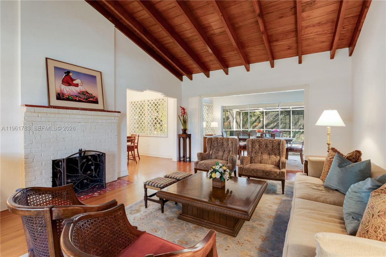 6901 Altamira St, Coral Gables, FL 33146 Photo