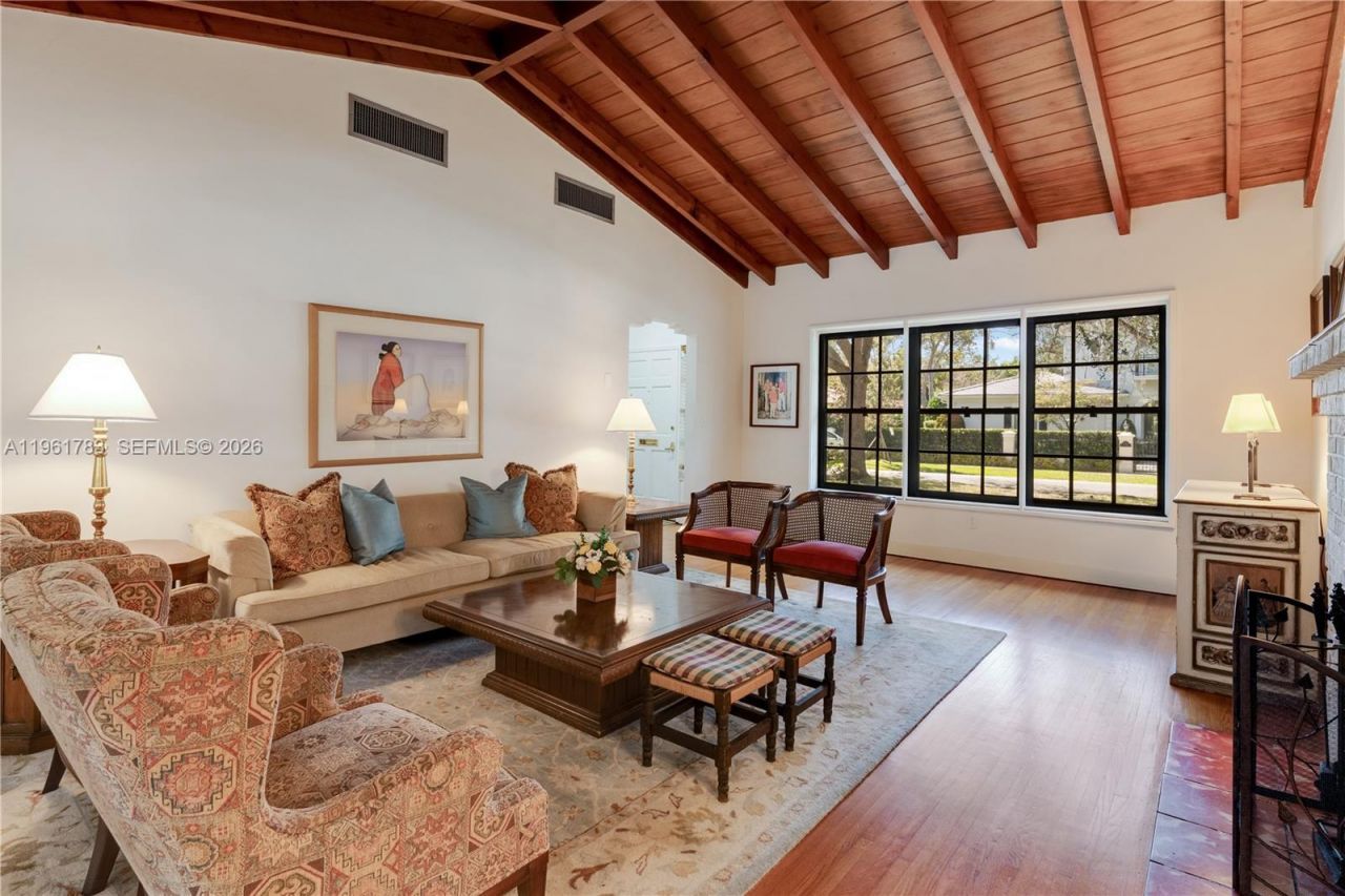 6901 Altamira St, Coral Gables, FL 33146 Photo