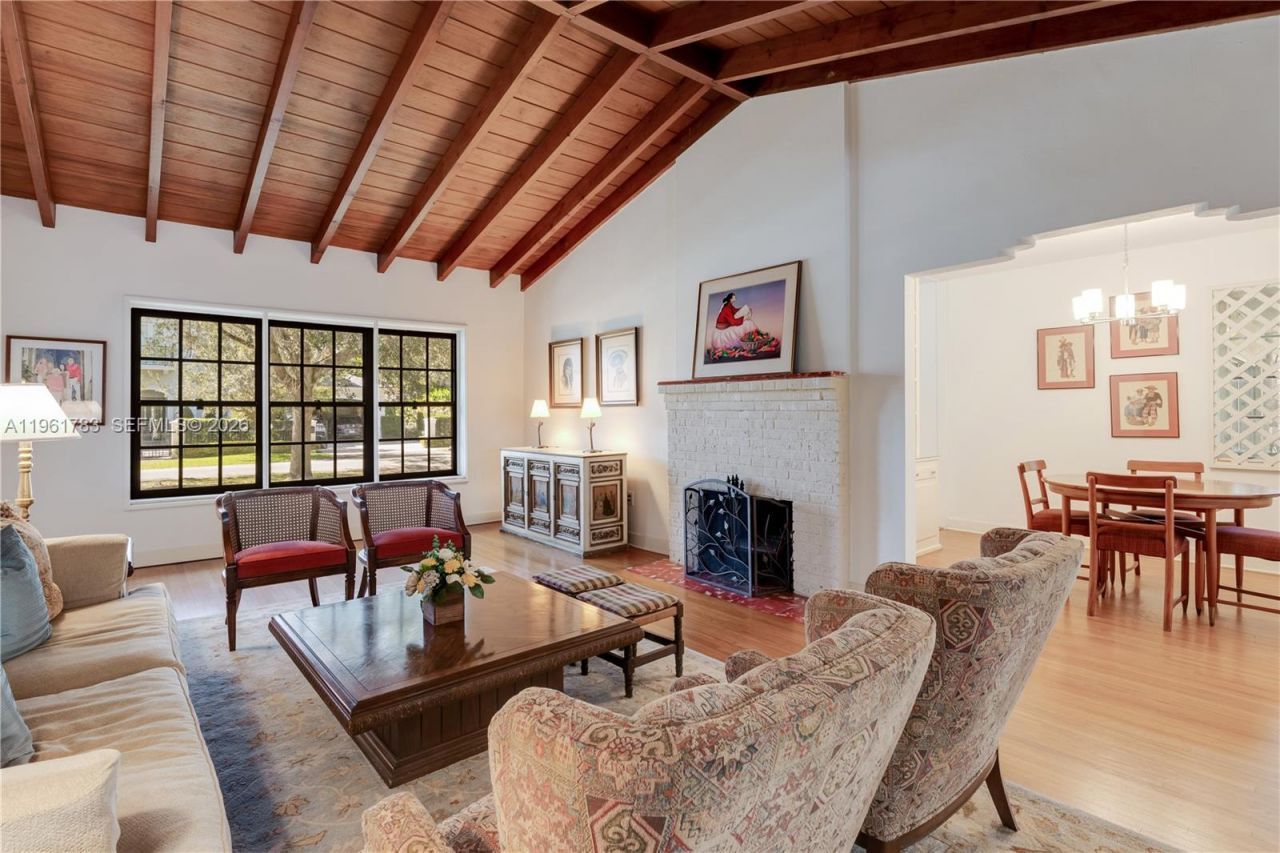 6901 Altamira St, Coral Gables, FL 33146 Photo