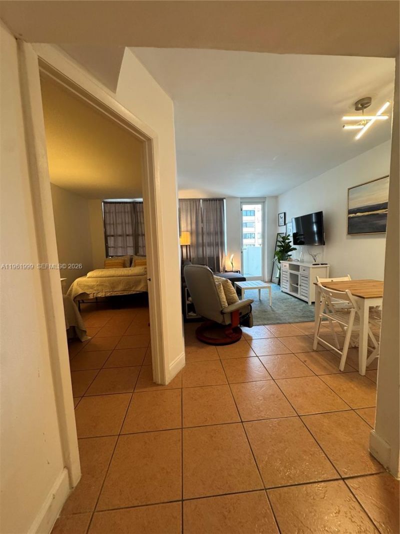 100 Lincoln Rd, Unit 303, Miami Beach, FL 33139 Photo