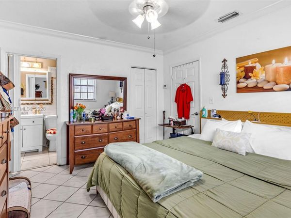 5574 SW 3rd St, Miami, FL 33134