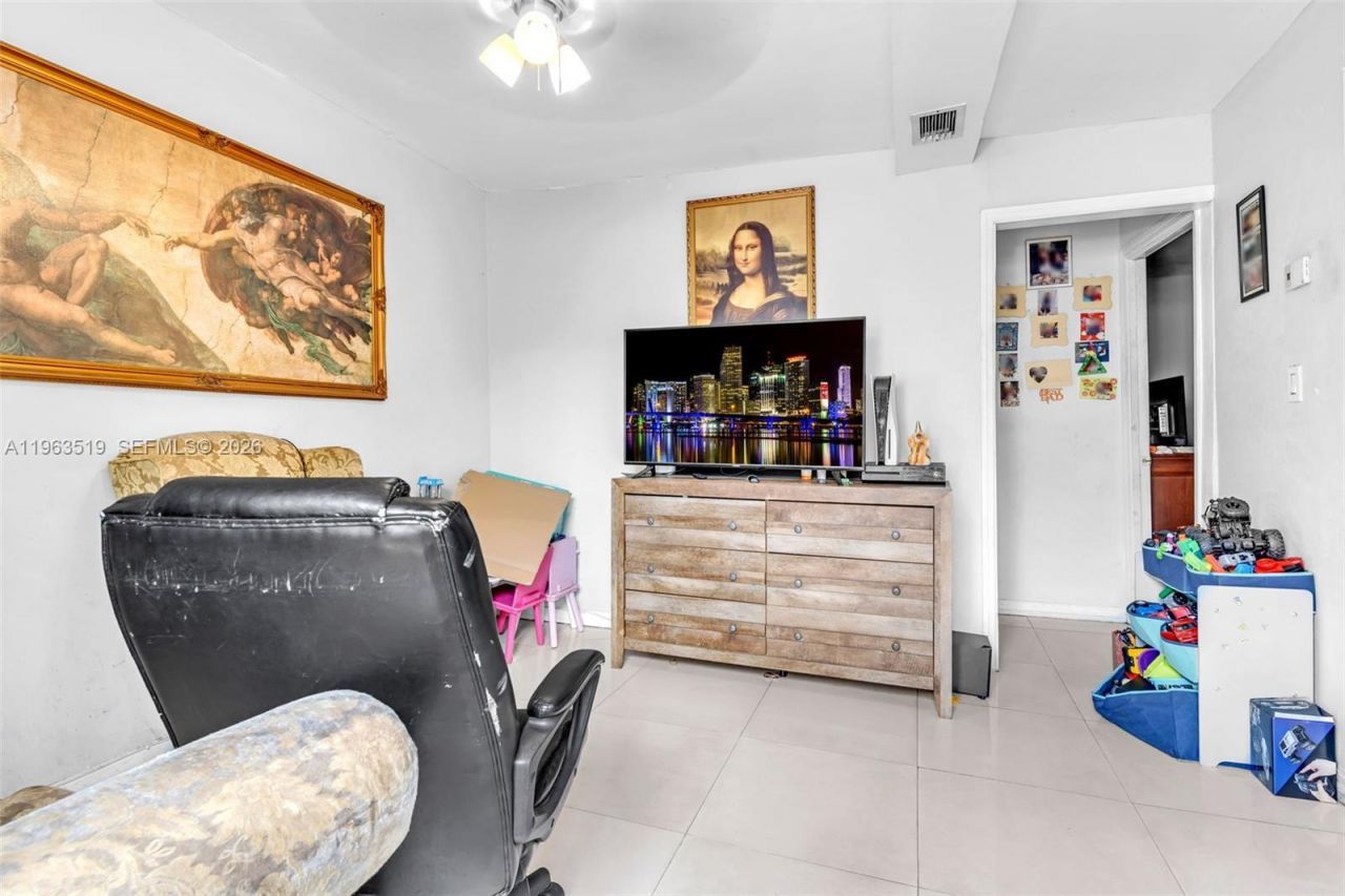 5574 SW 3rd St, Miami, FL 33134 Photo