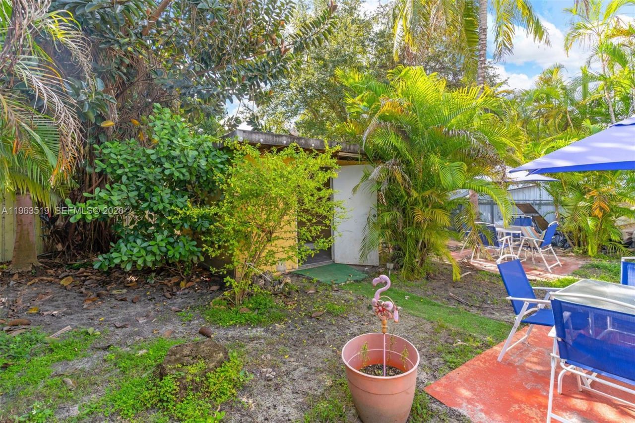 5574 SW 3rd St, Miami, FL 33134 Photo