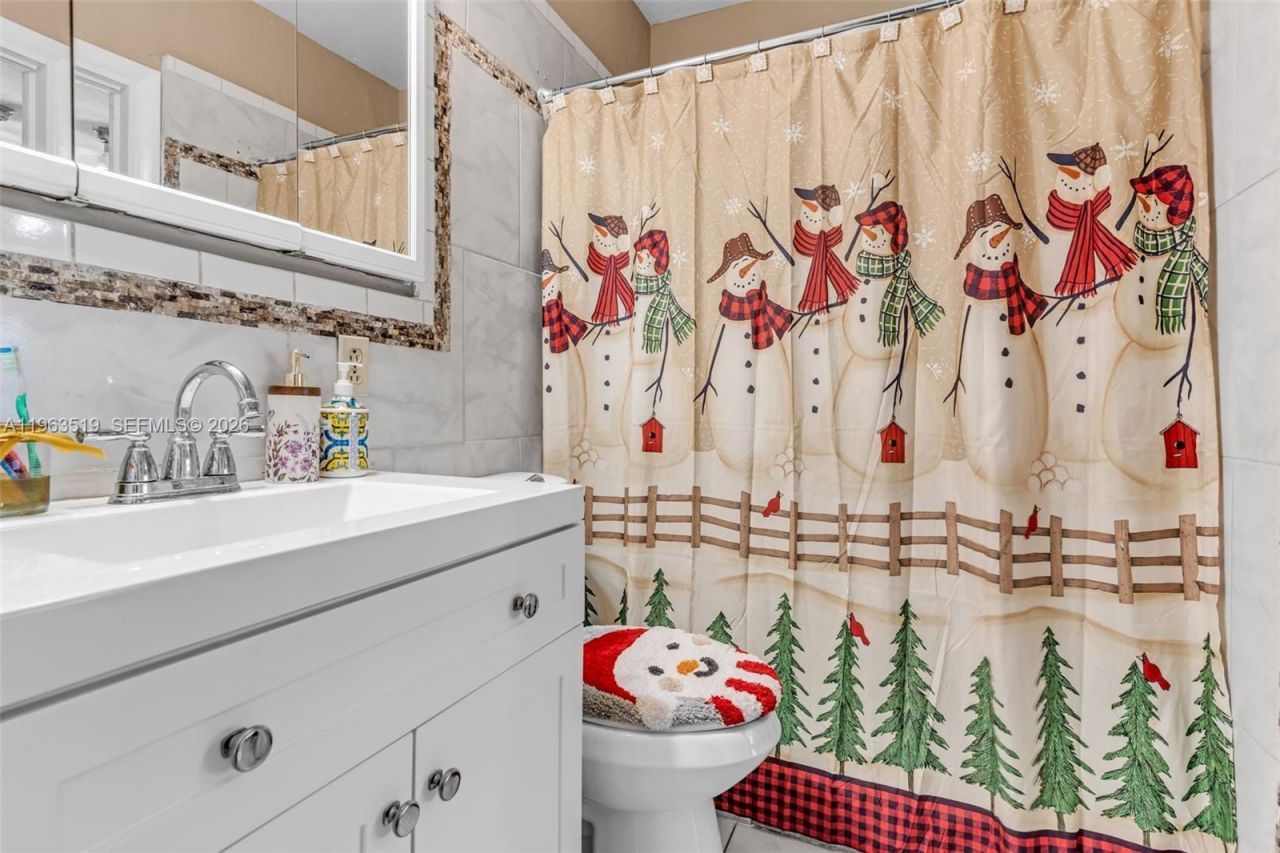 5574 SW 3rd St, Miami, FL 33134 Photo