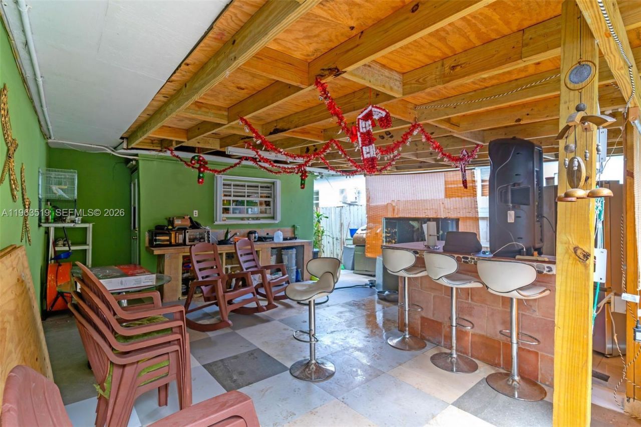 5574 SW 3rd St, Miami, FL 33134 Photo