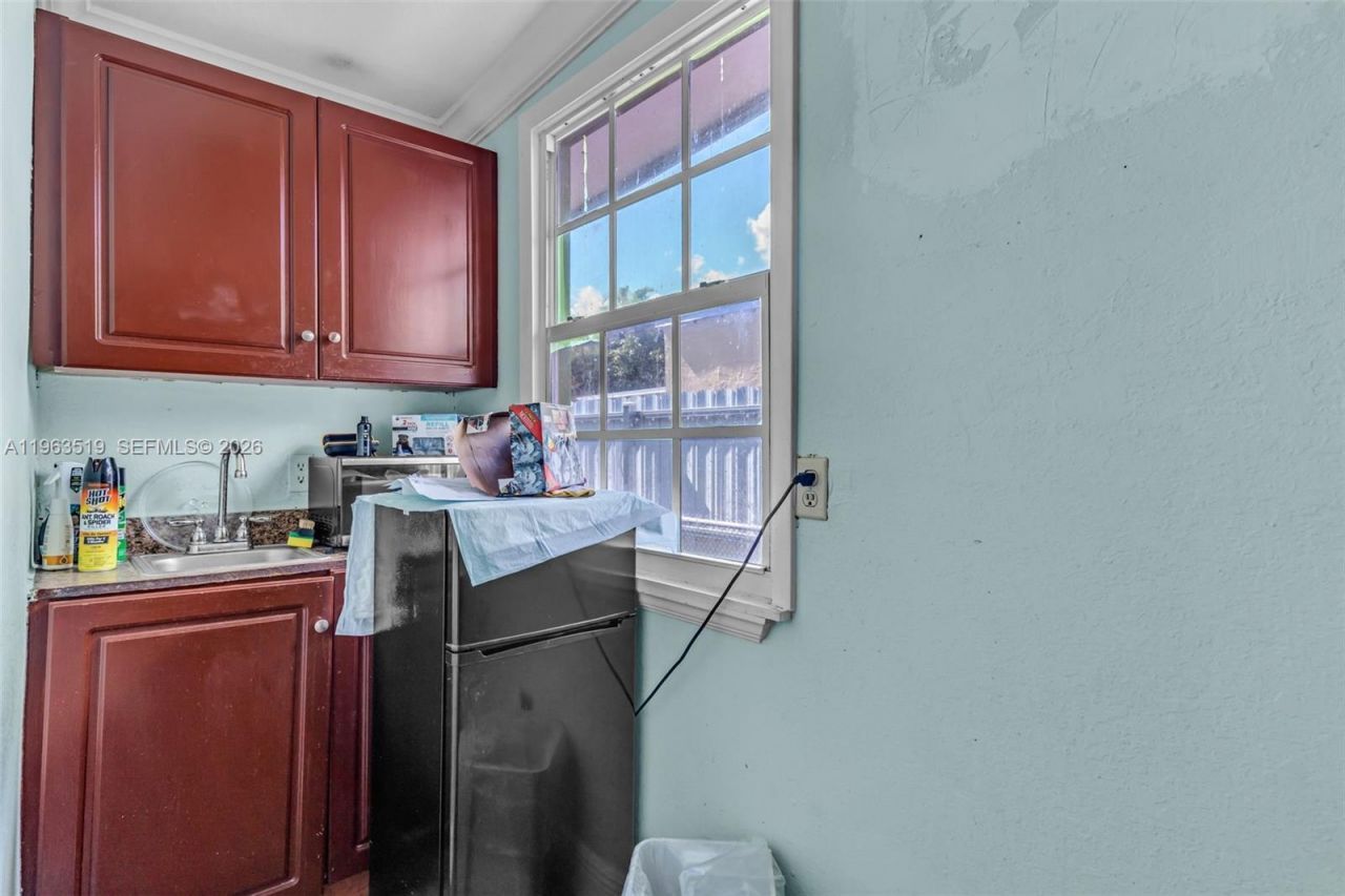 5574 SW 3rd St, Miami, FL 33134 Photo