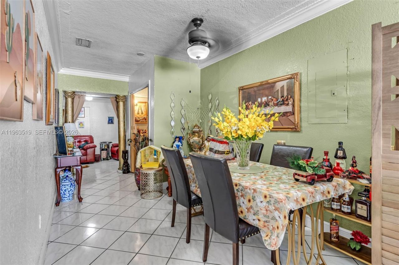 5574 SW 3rd St, Miami, FL 33134 Photo