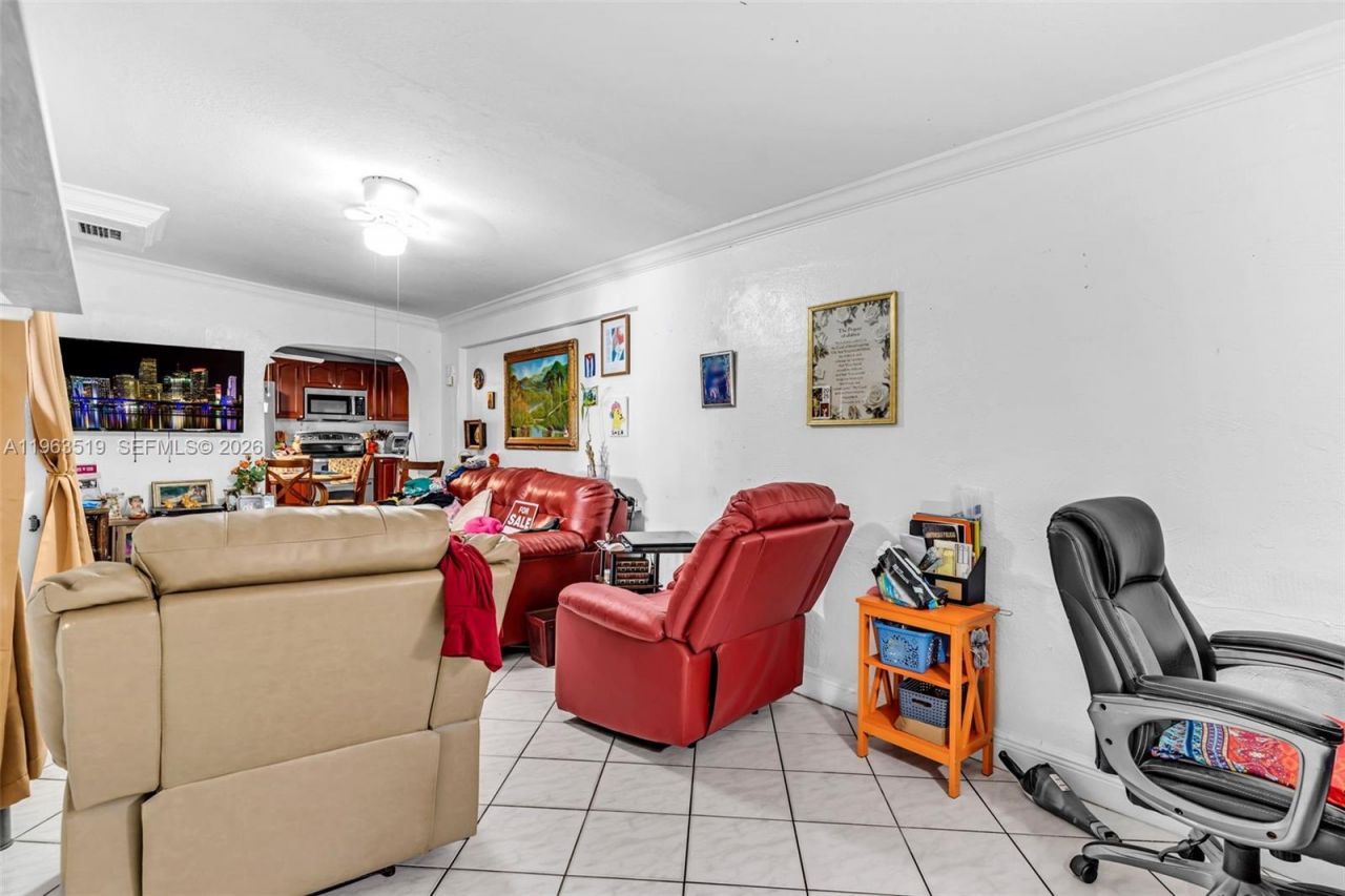 5574 SW 3rd St, Miami, FL 33134 Photo