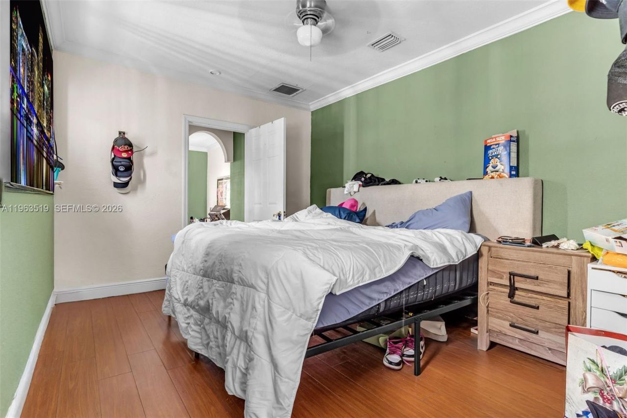 5574 SW 3rd St, Miami, FL 33134 Photo