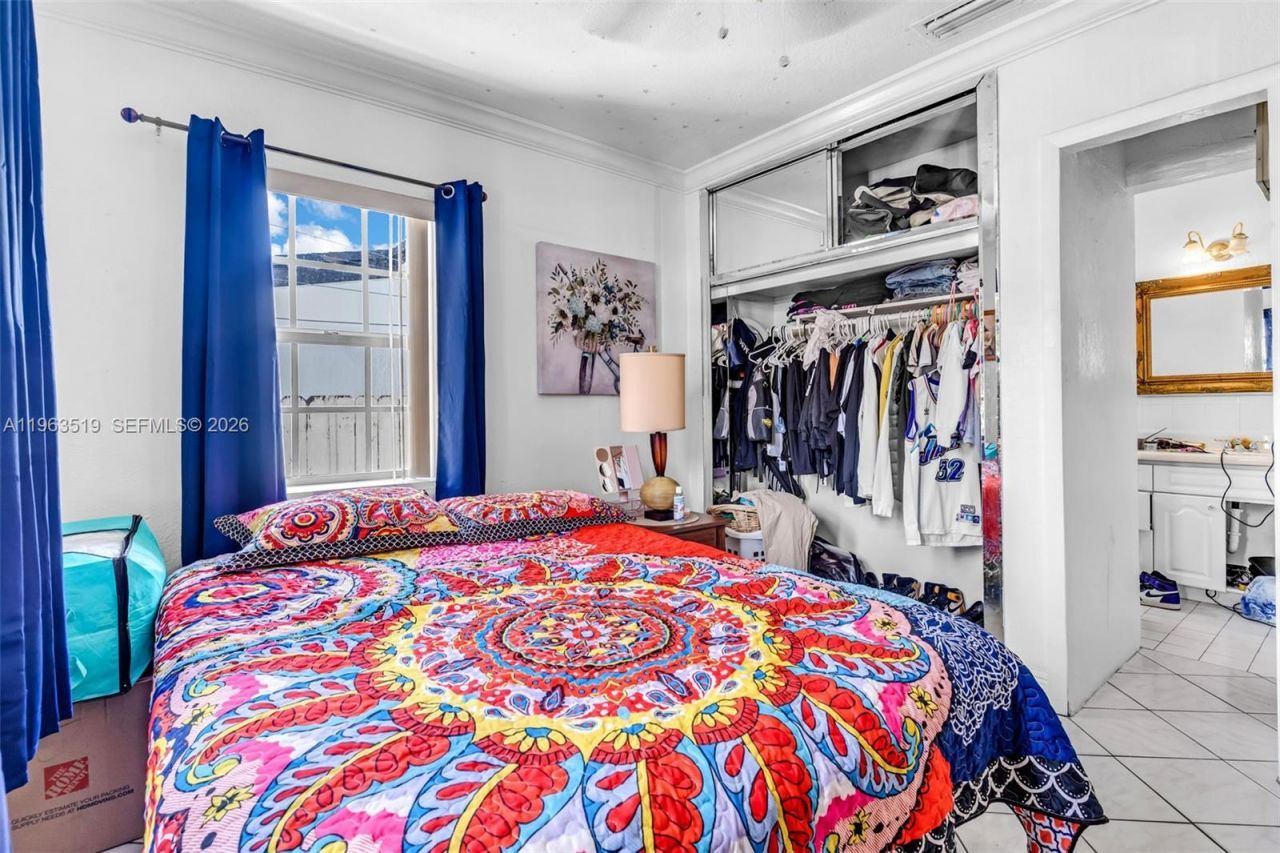 5574 SW 3rd St, Miami, FL 33134 Photo