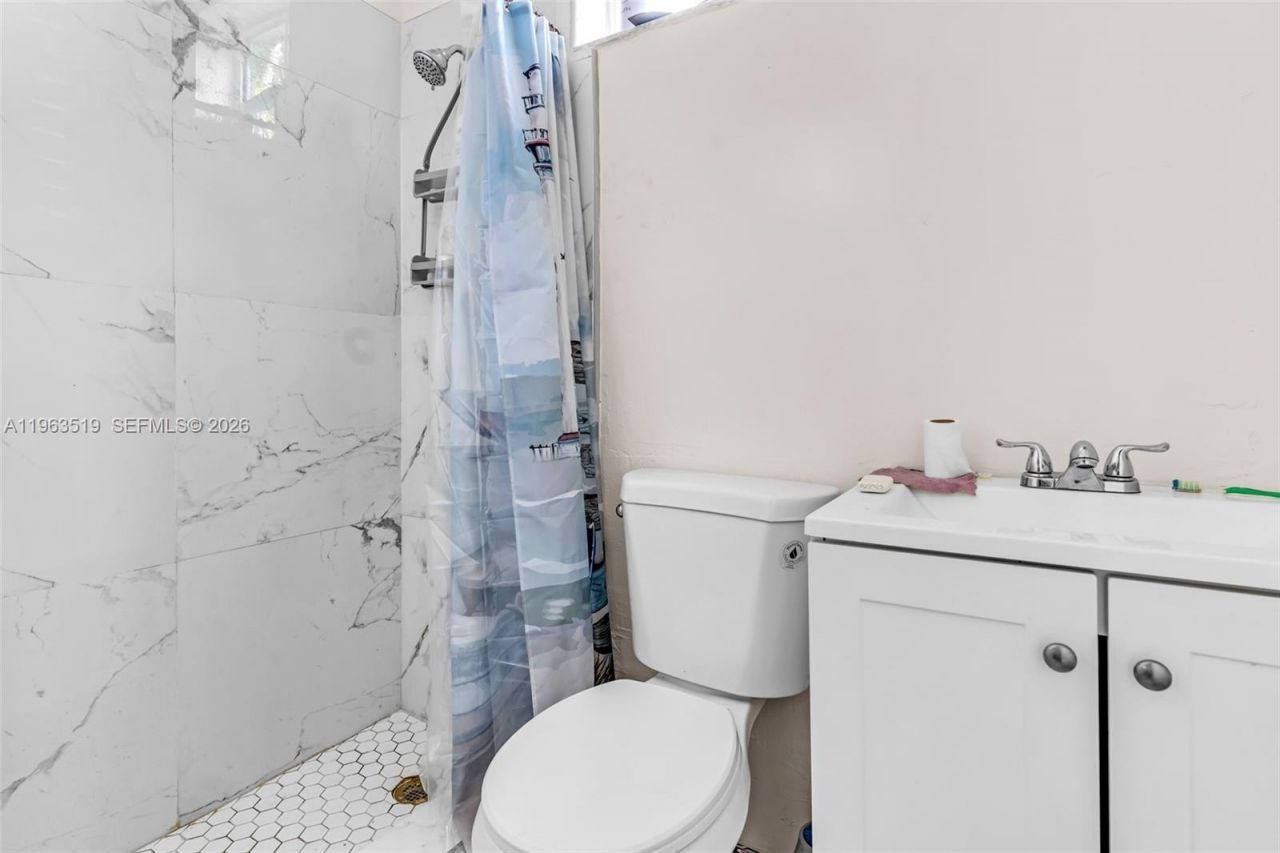 5574 SW 3rd St, Miami, FL 33134 Photo