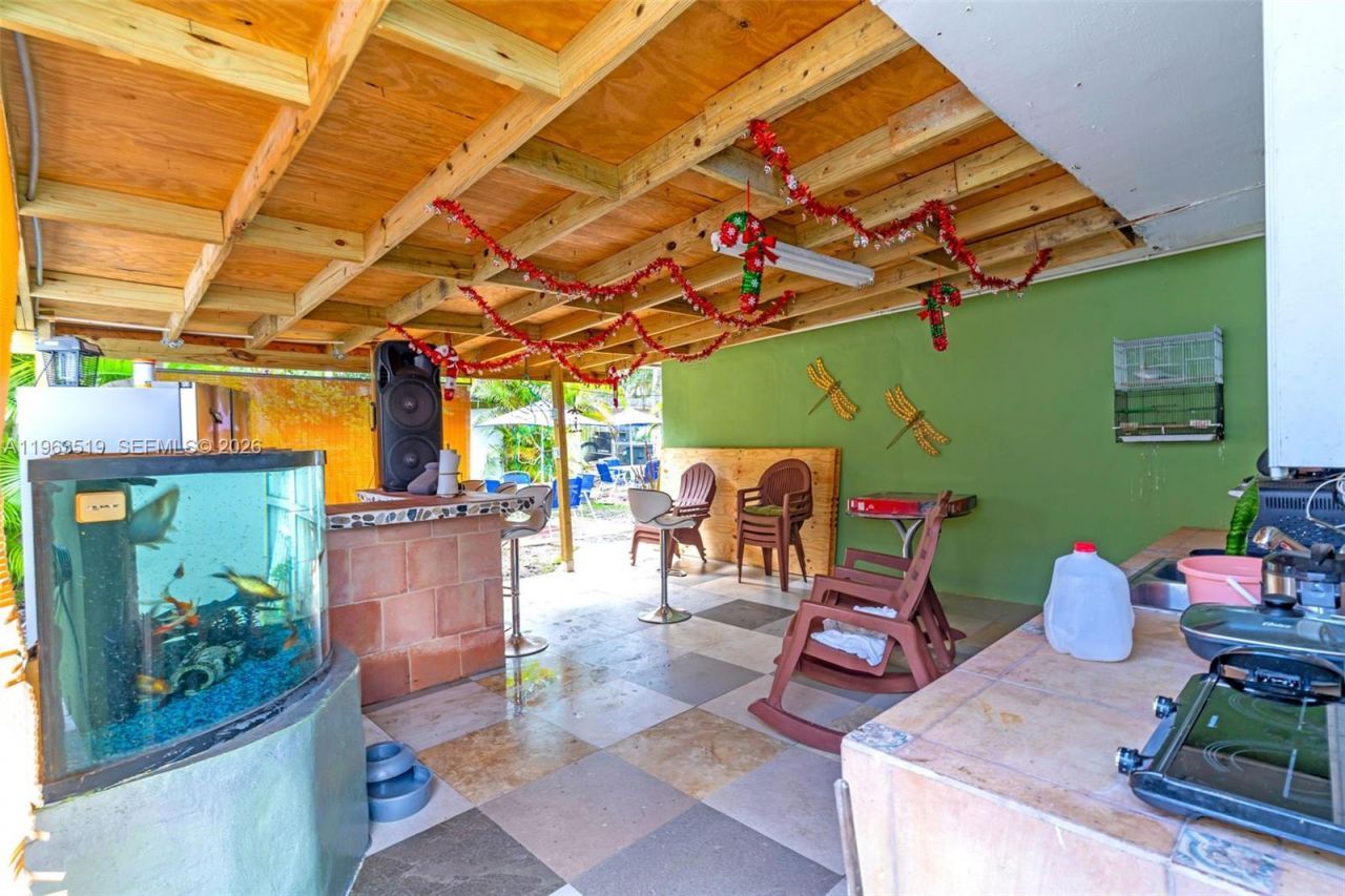 5574 SW 3rd St, Miami, FL 33134 Photo