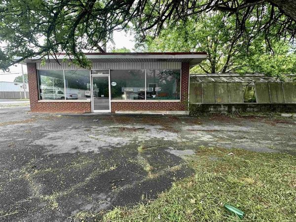 2403 Woodward Ave, Muscle Shoals, AL