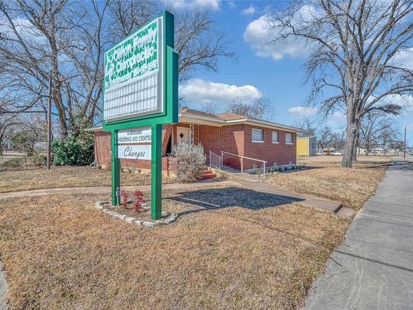 202 N Avenue G , Clifton, TX 76634