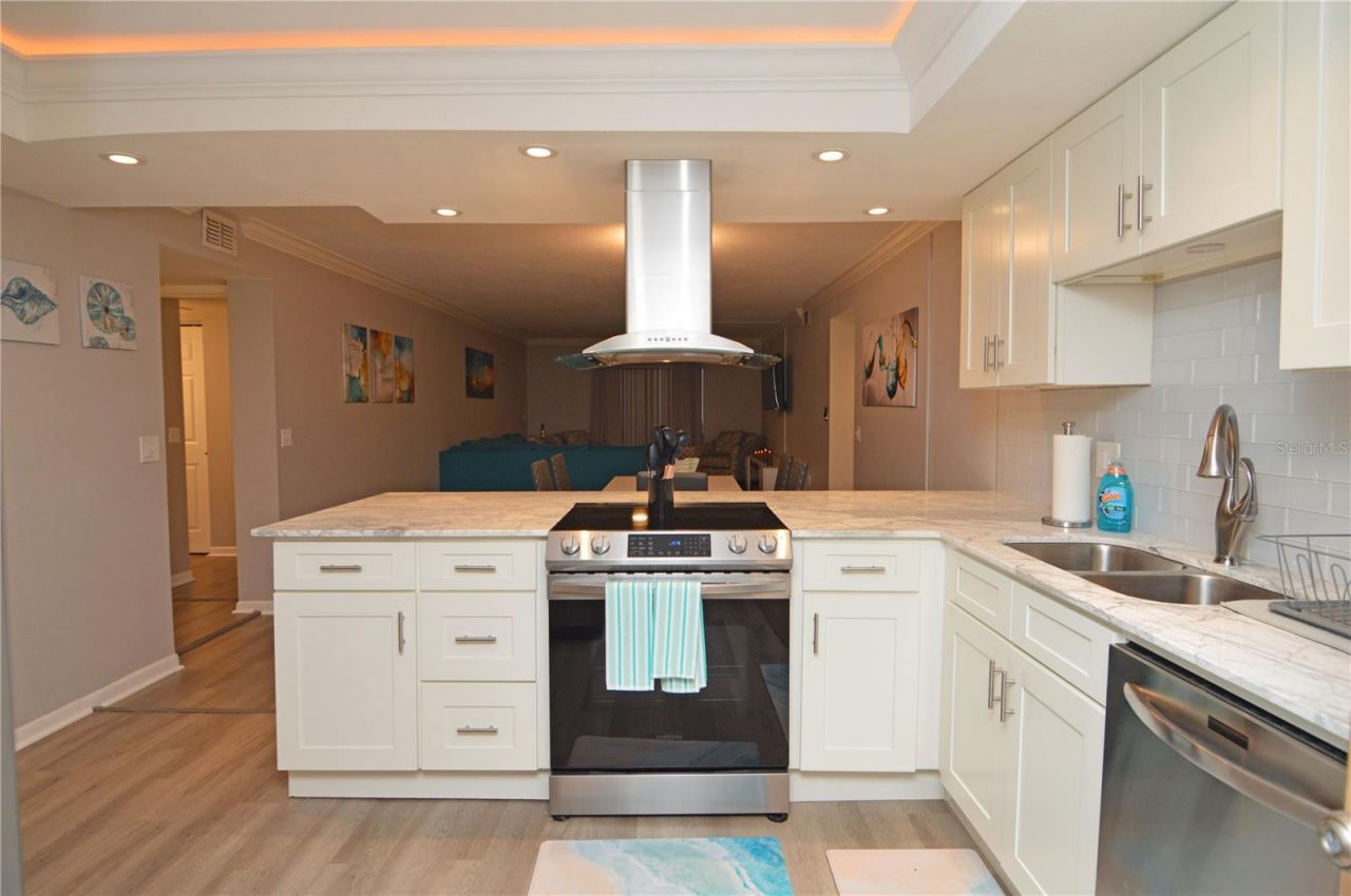 4908 38th Way S, Unit 501, Saint Petersburg, FL 33711 Photo