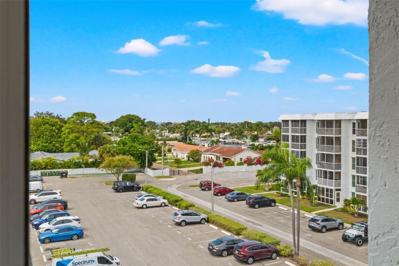 4908 38th Way S, Unit 501, Saint Petersburg, FL 33711 Photo