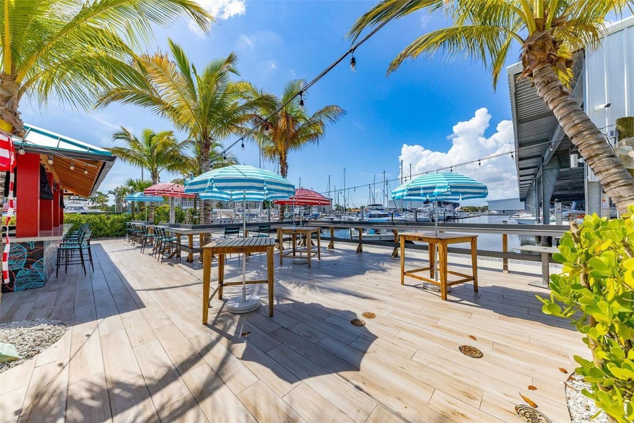 4908 38th Way S, Unit 501, Saint Petersburg, FL 33711 Photo