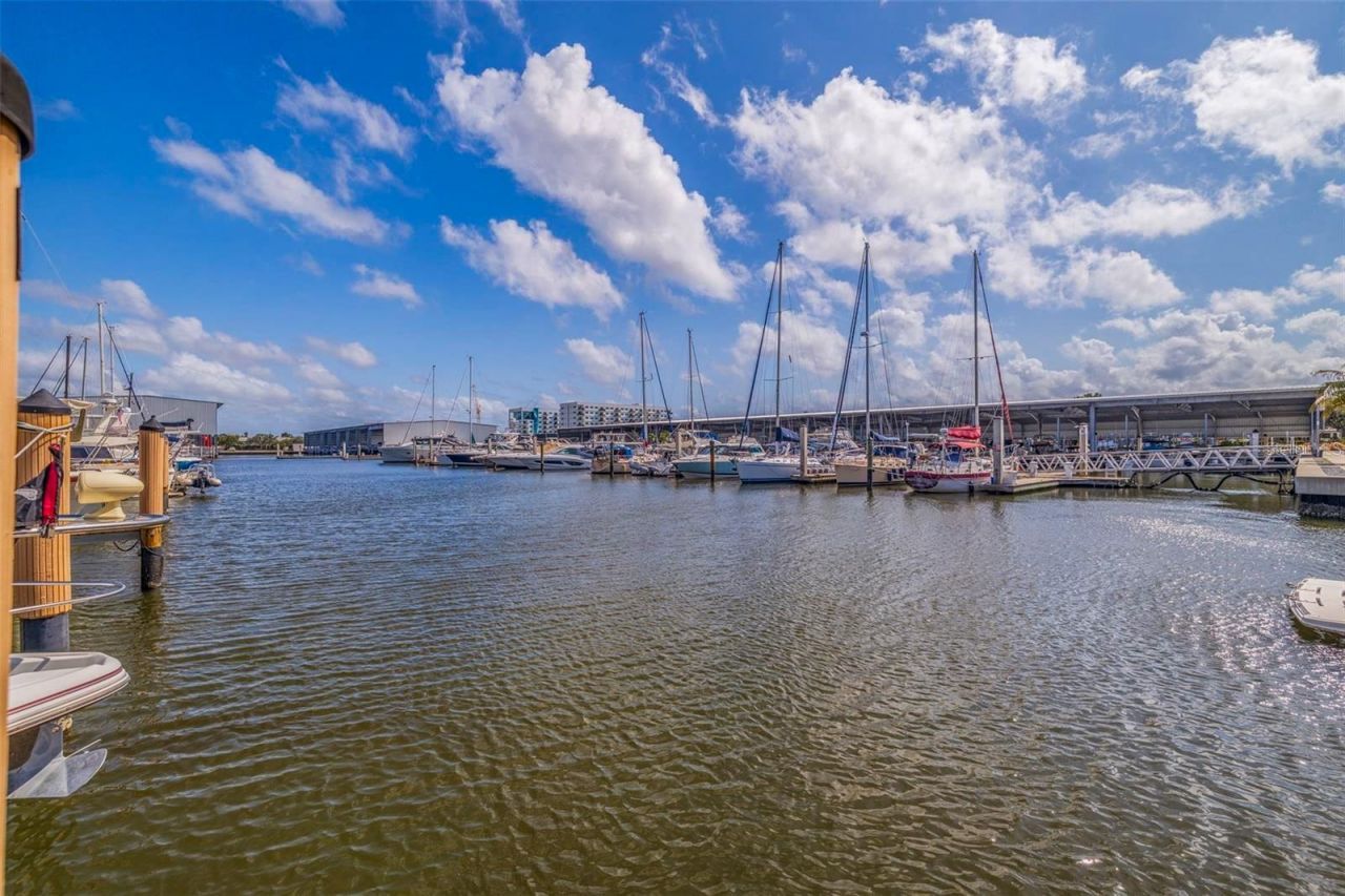 4908 38th Way S, Unit 501, Saint Petersburg, FL 33711 Photo