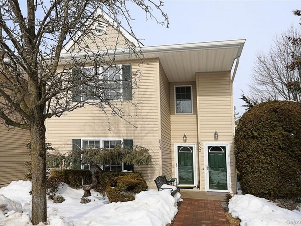 833 Madeira Boulevard, Melville, NY 11747