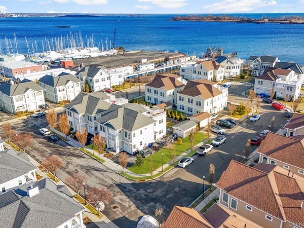 72 Island Point, Unit 72, Bronx, NY 10464