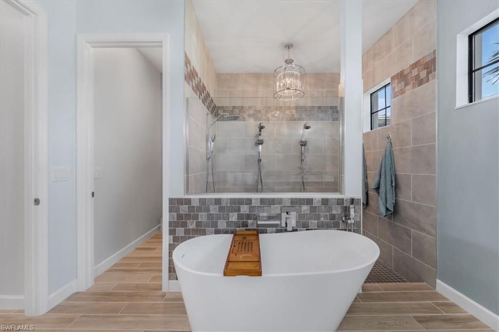 1211 SE 10th Ave , Cape Coral, FL 33990 Photo