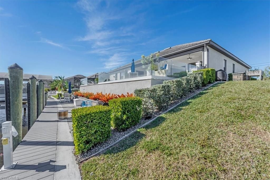 1211 SE 10th Ave , Cape Coral, FL 33990 Photo