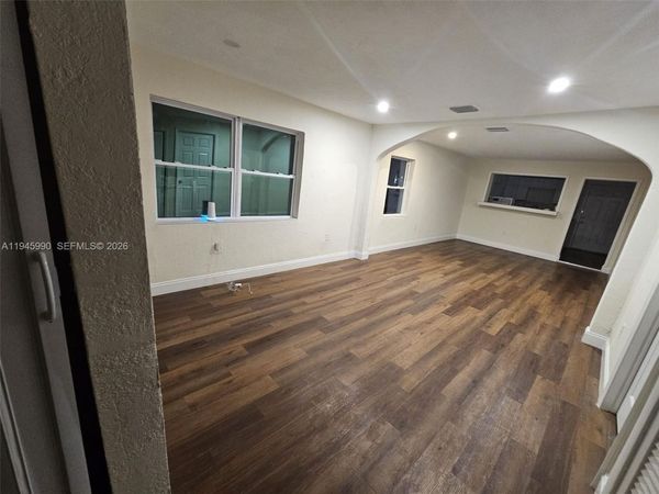 1717 NW 69th St, Miami, FL 33147