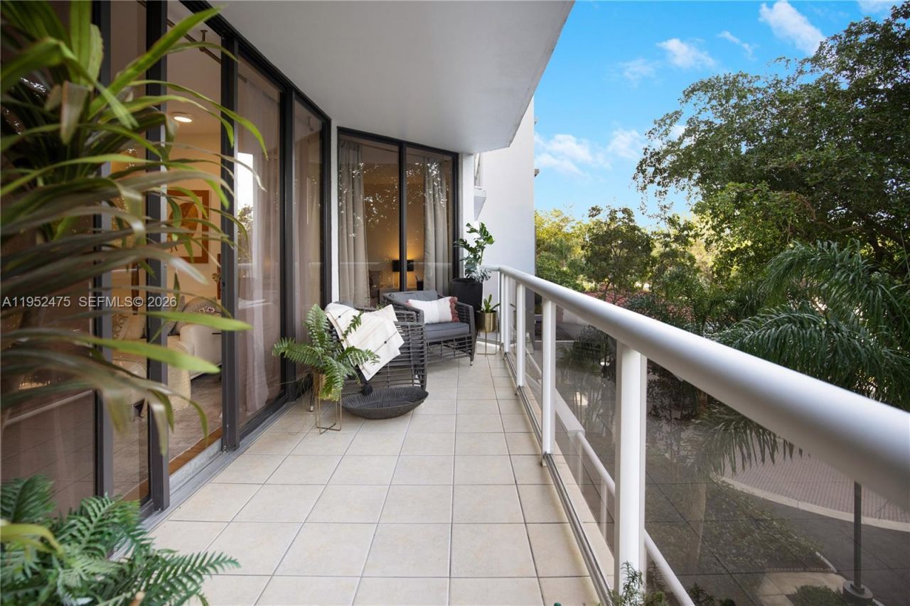 3640 Yacht Club Dr , Unit 304, Aventura, FL 33180 Photo